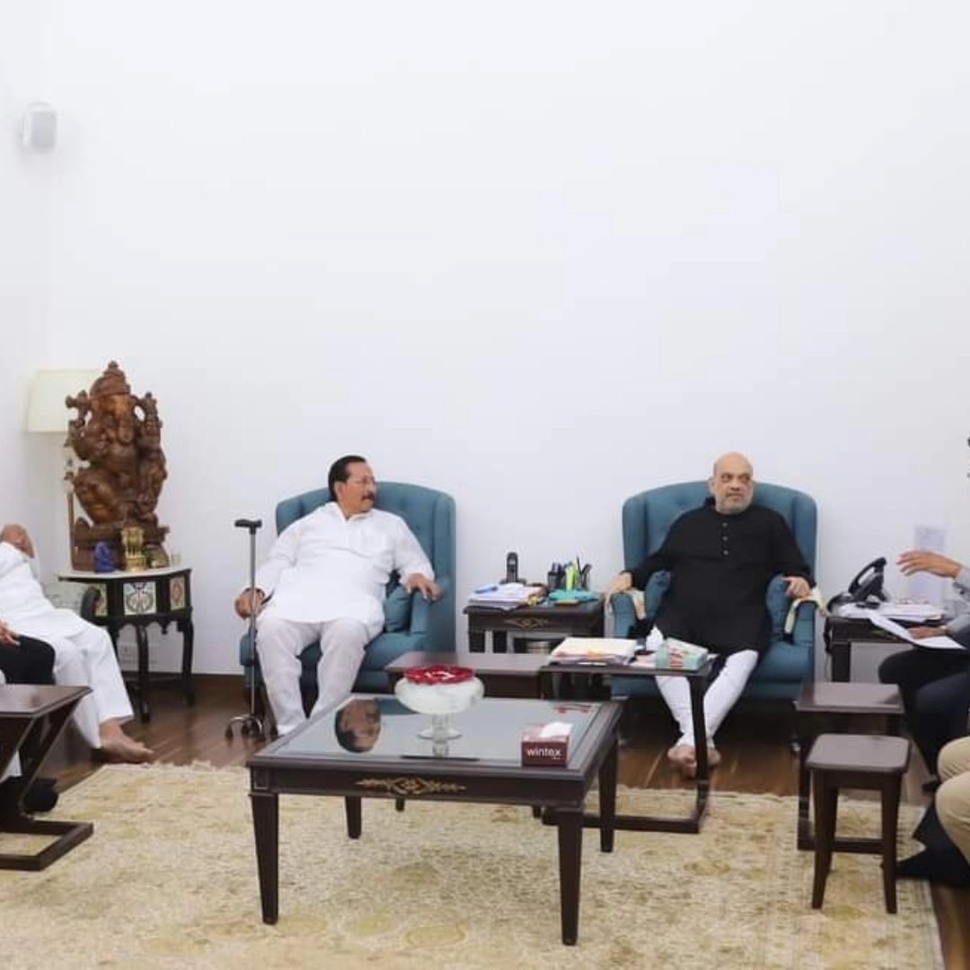 તા.૧૬/૦૨/૨૦૨૪ ના રોજ દિલ્હી ખાતે ખાંડ ઉદ્યોગ સંઘ (નેશનલ સુગર ફેડરેશન) ના ચેરમેન તરીકે શ્રી હર્ષવર્ધન પાટીલજી (મહારાષ્ટ્ર) અને વાઇસ ચેરમેન તરીકે શ્રી કેતનભાઈ સી પટેલ (ચલથાણ સુગર ગુજરાત) ની આજ રોજ બીનહરીફ વરણી કરવામાં આવી તે બદલ બંને મહાનુભાવોને ખૂબ-ખૂબ અભિનંદન સહ શુભેછાઓ.